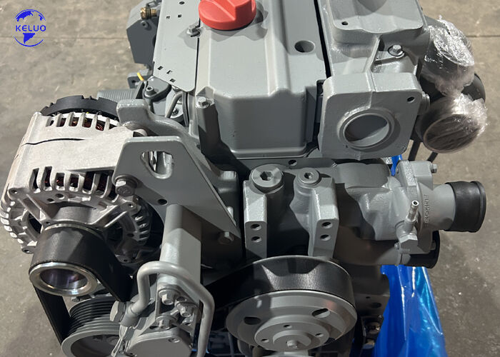 진동 로드 롤러용 새로운 BF4M2012C / BF4M2012 엔진 98kW, 2100RPM.